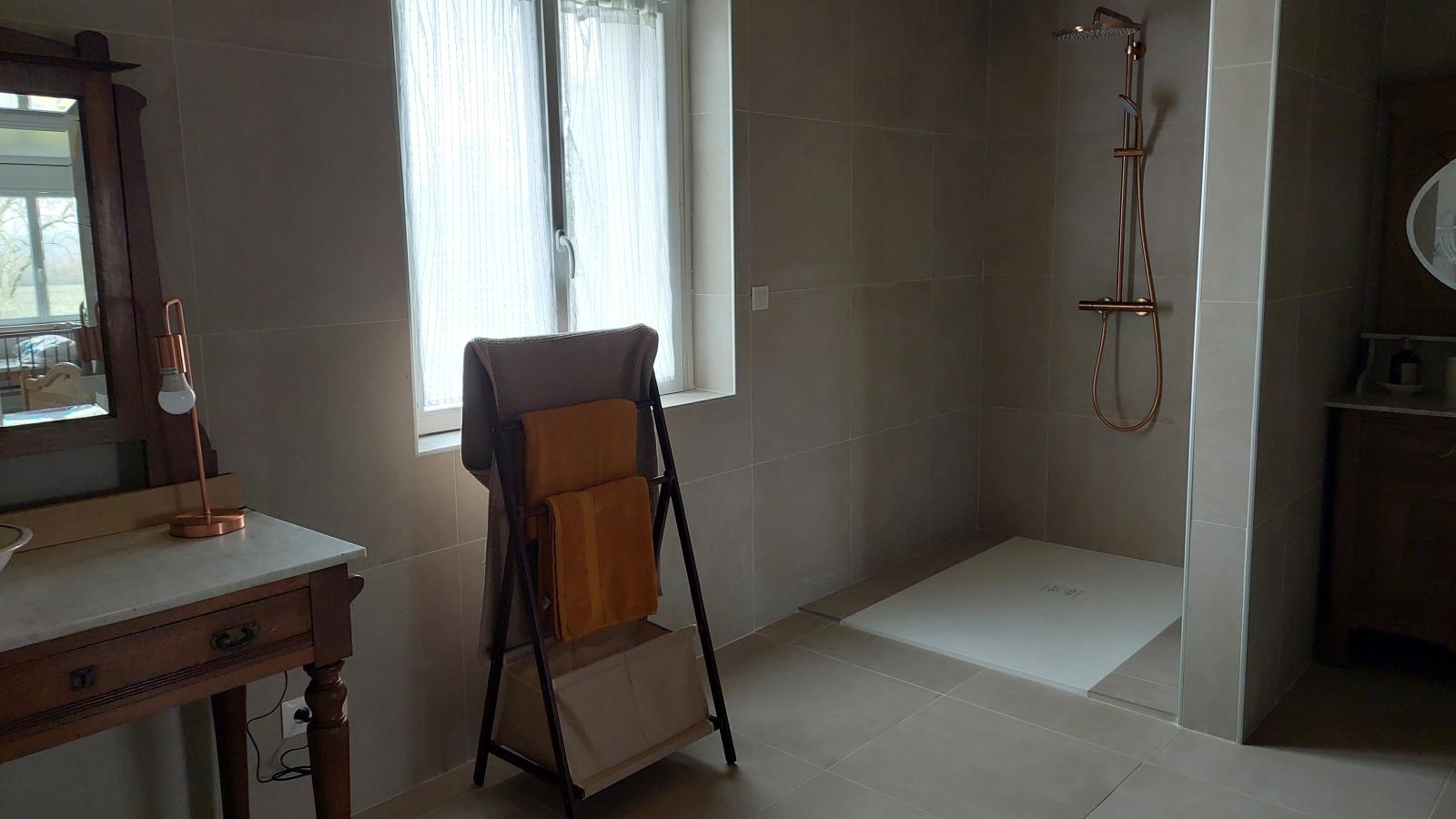 Maison des Prairies-Bathroom