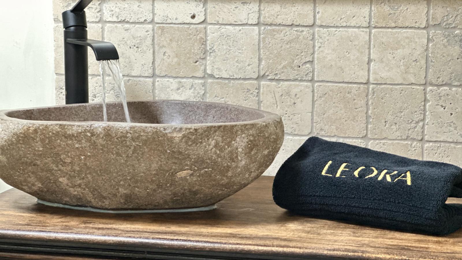 Léora Cosy-Bathroom