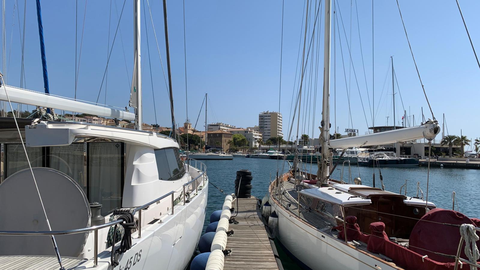 Les Roches du Sud-Areas within 20km in summer