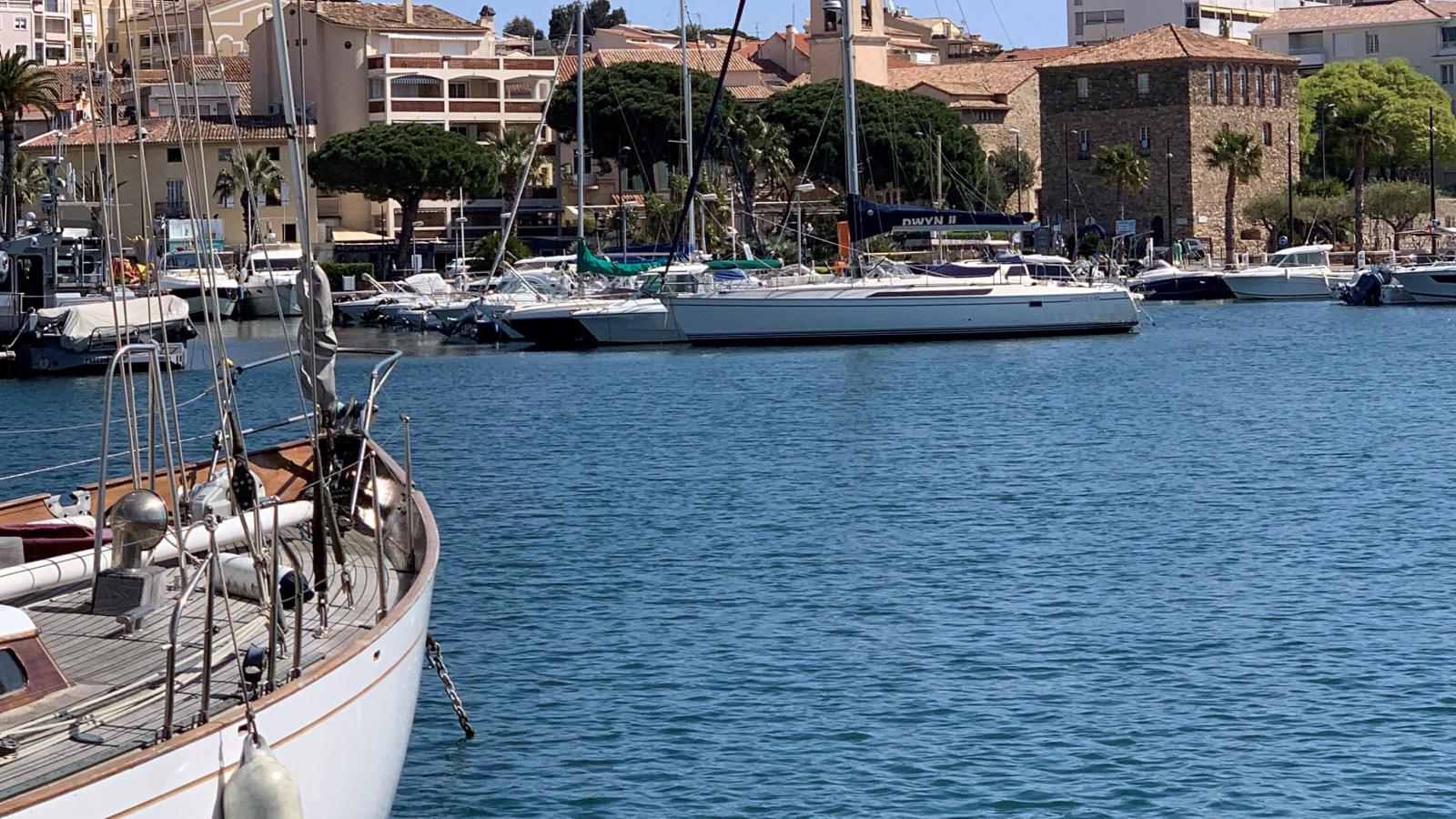 Les Roches du Sud-Areas within 20km in summer