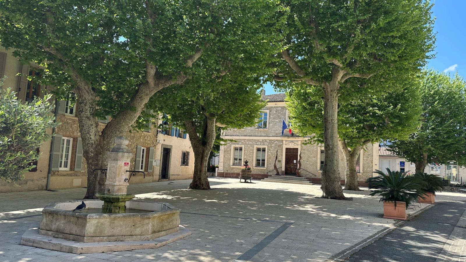 Les Roches du Sud-Areas within 5km in summer