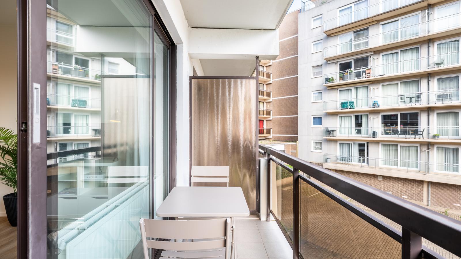 En Amoureux-Terrace balcony