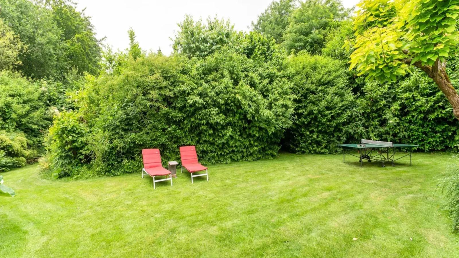 Wellnesshuisje Engelse Tuin-Gardens in summer