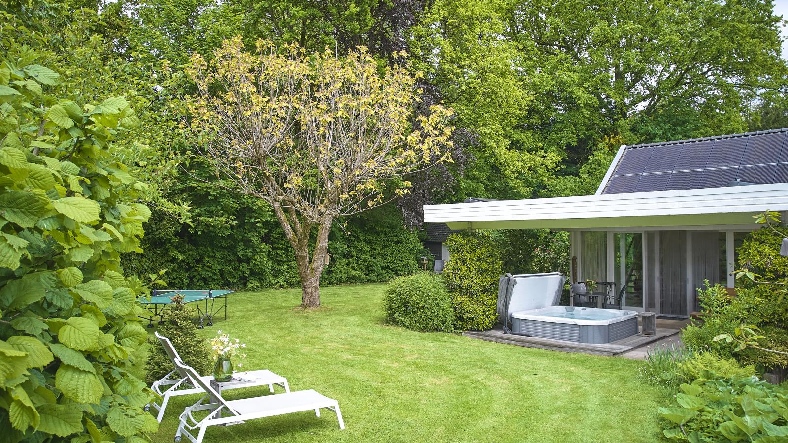 Wellnesshuisje Engelse Tuin - Tuinen zomer