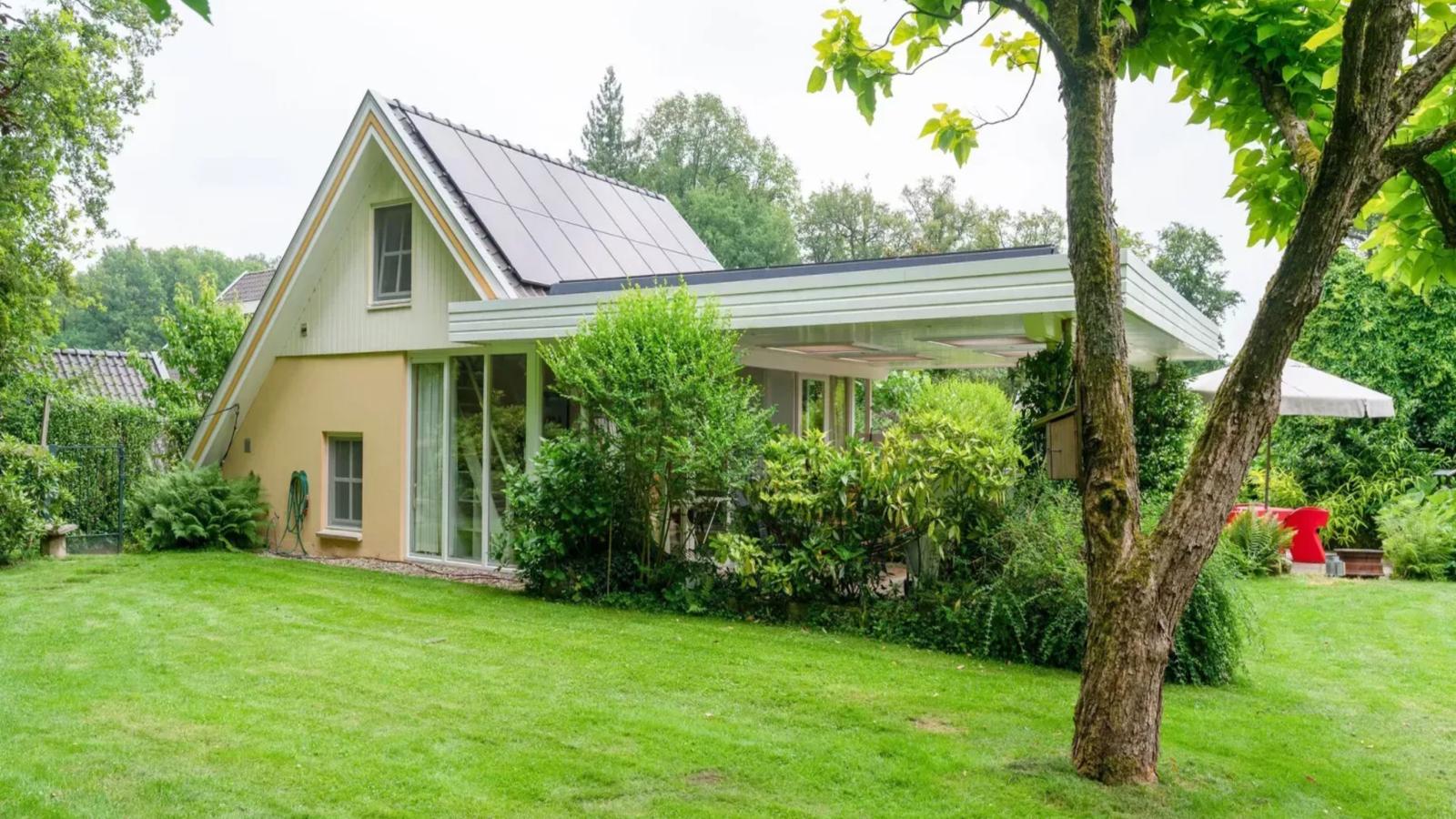 Wellnesshuisje Engelse Tuin-Exterior in summer