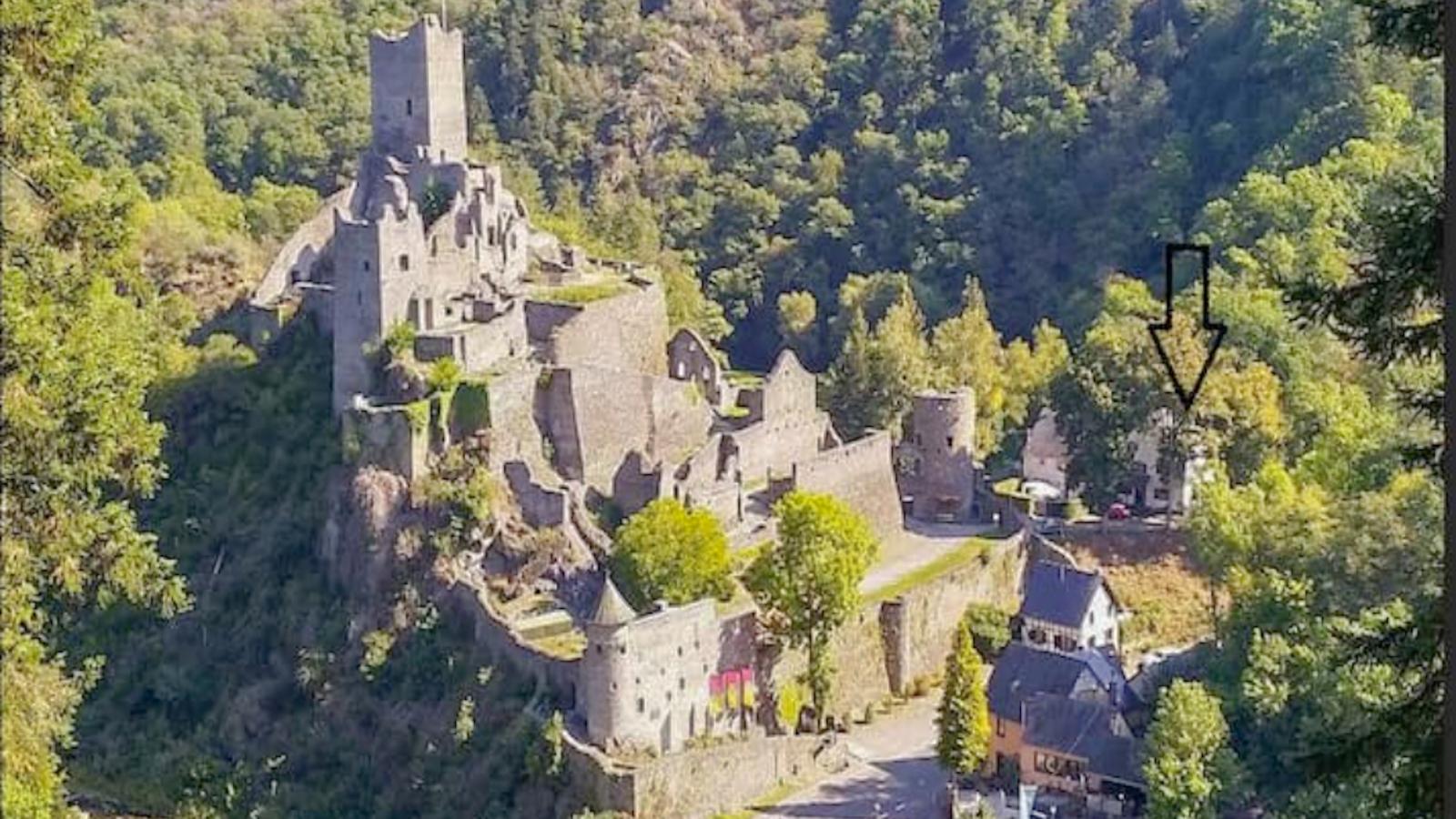 Manderscheid-Buitenkant zomer
