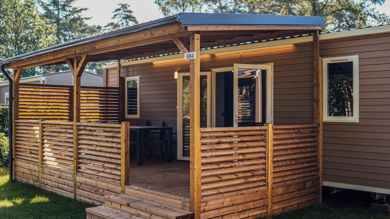 Timber-Lodge - Buitenkant zomer