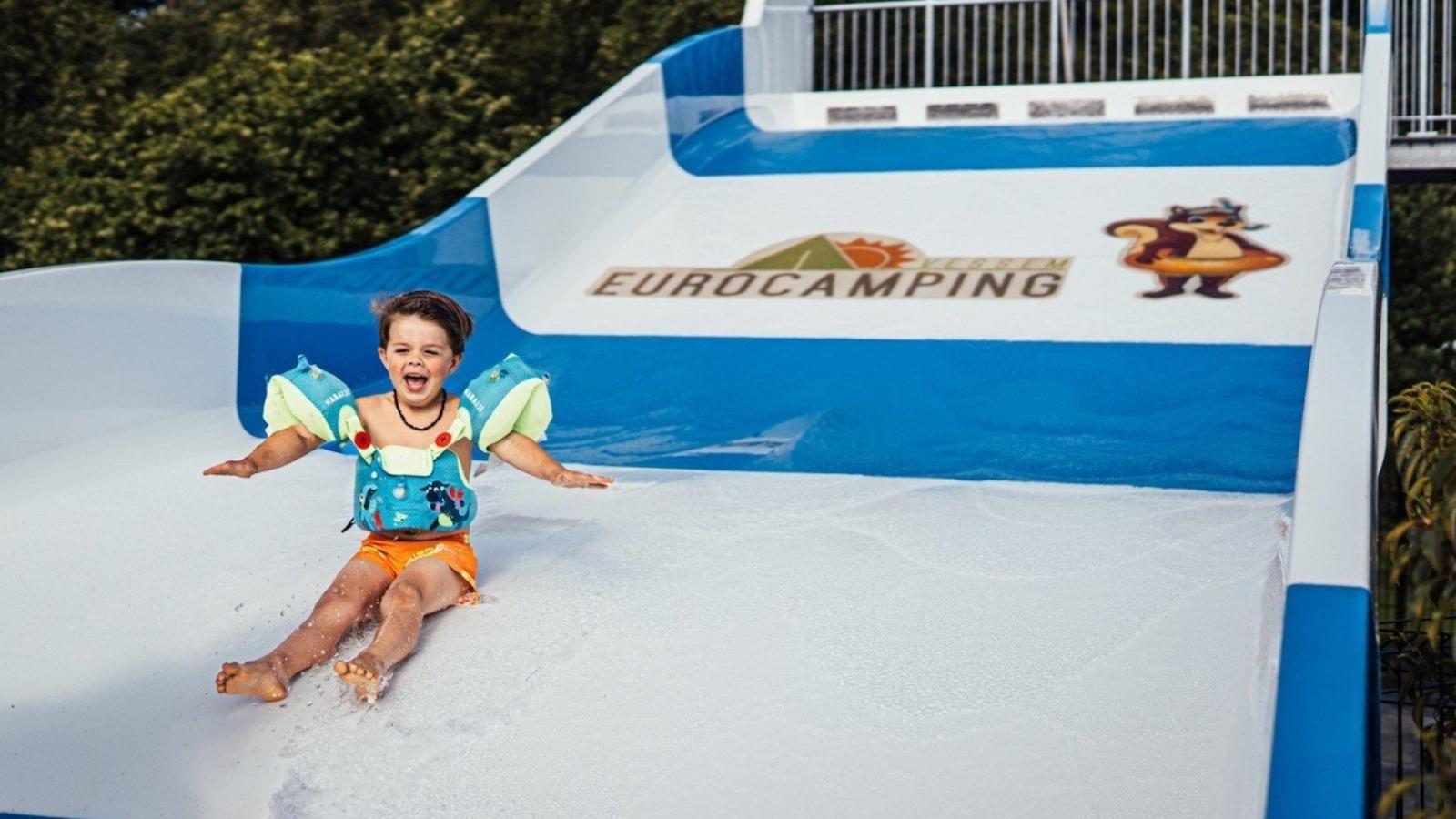 Timber-Lodge-Piscine