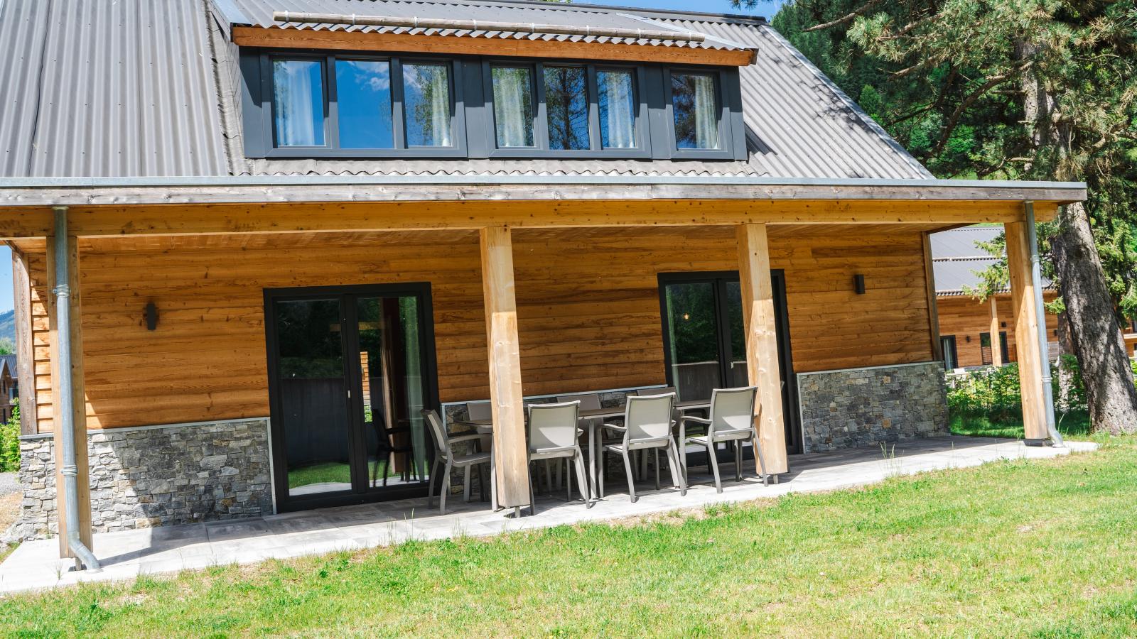 Alpenchalet am See-Terrasbalkon