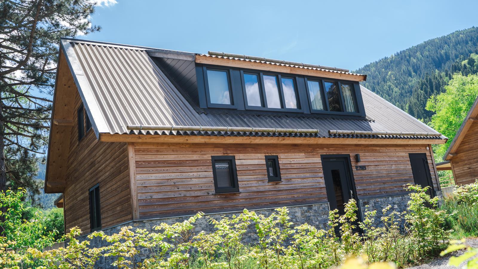 Alpenchalet am See-Buitenkant zomer