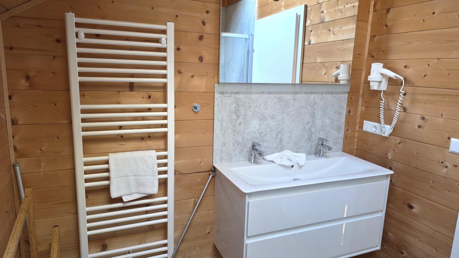 Rattendorf 15A-Badkamer