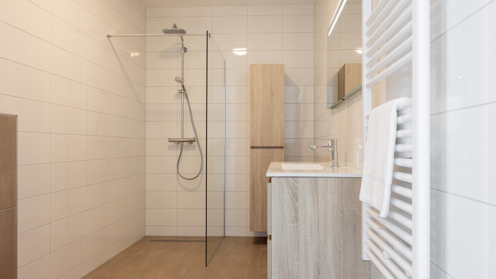 Marina House Kortgene - Badkamer