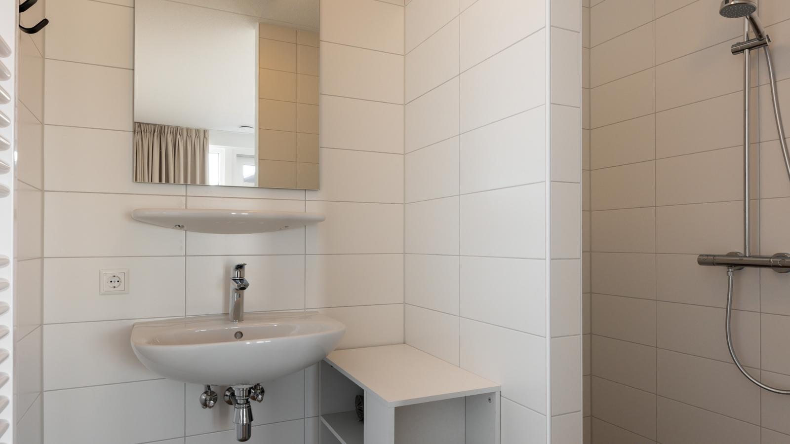 Marina Spa View Kortgene - Badkamer