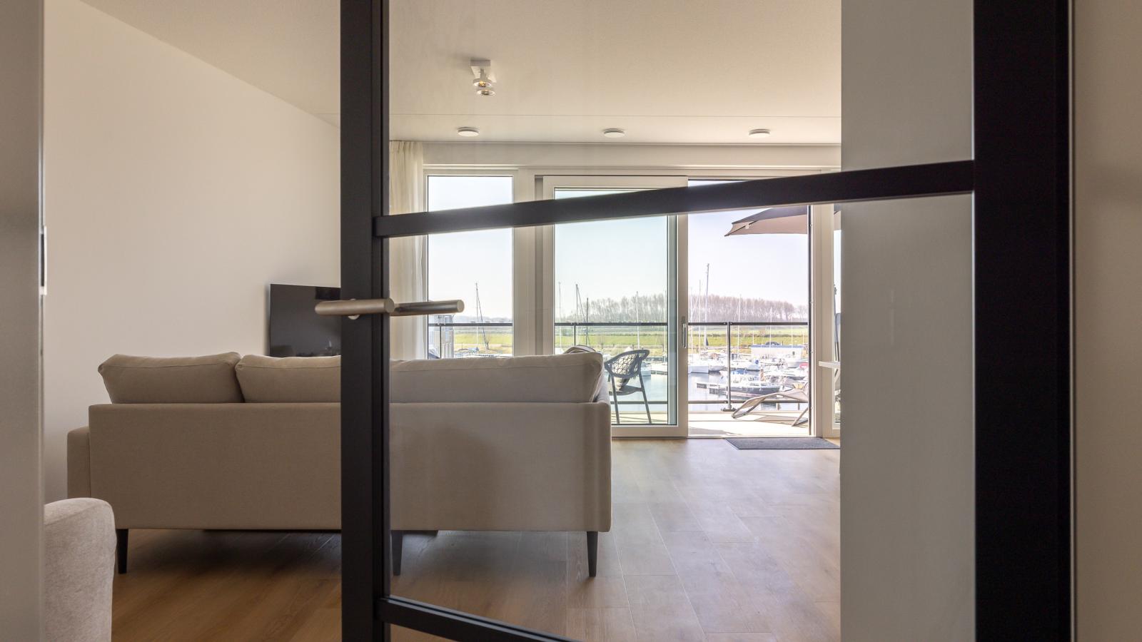 Marina Relax Suite Kortgene - Woonkamer