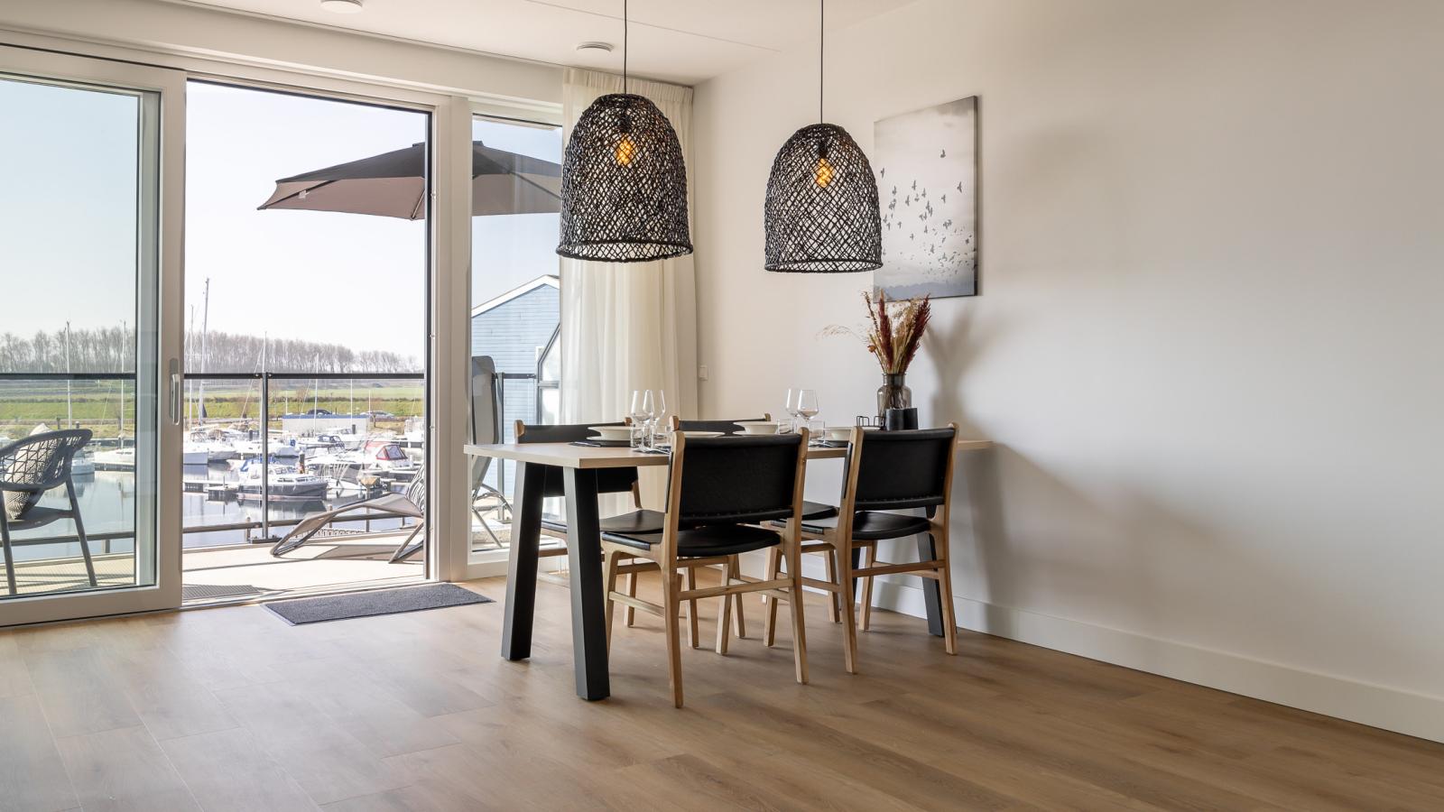 Marina Relax Suite Kortgene - Eetkamer