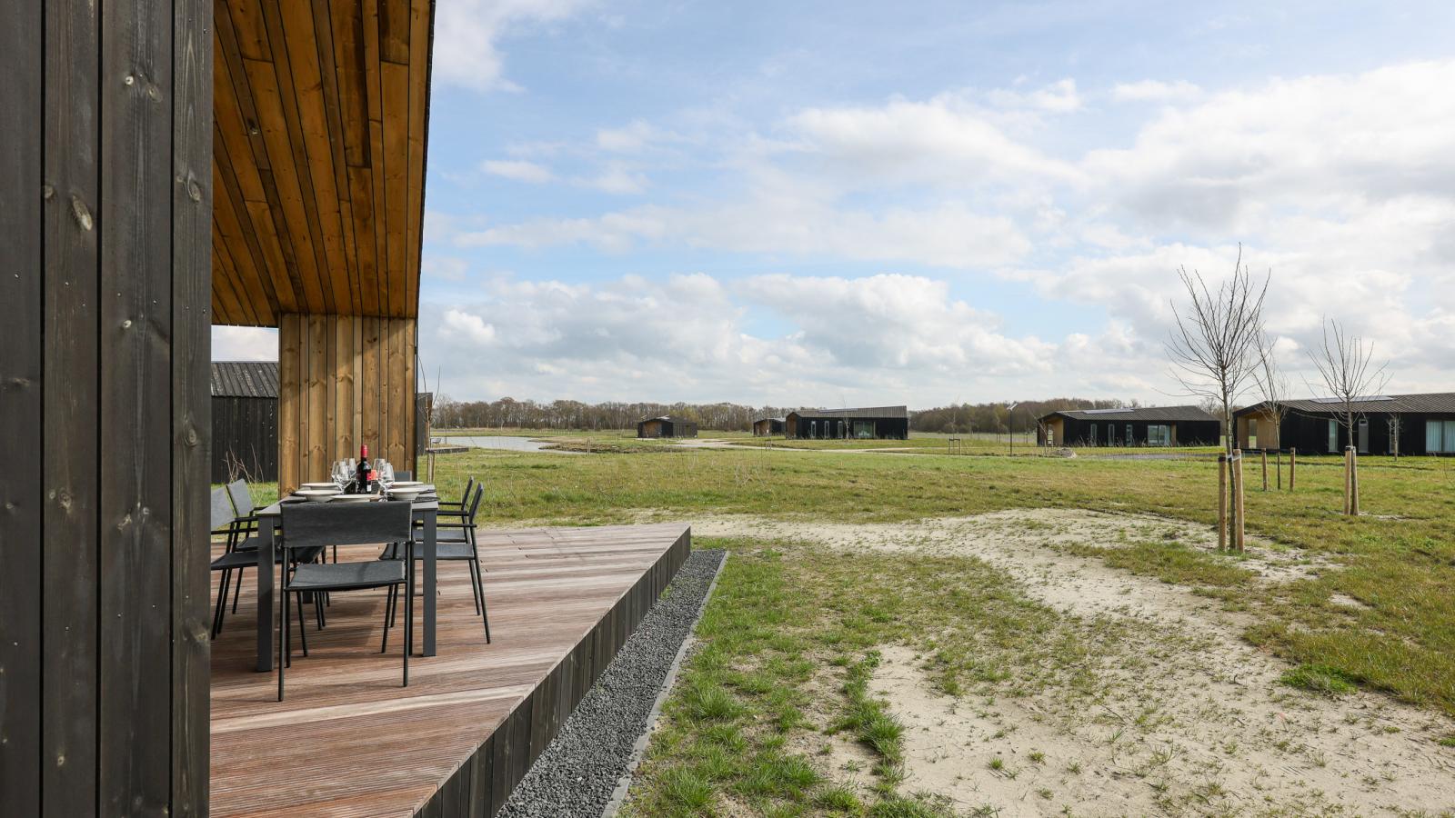 Natuurhuis Oeverlicht - Tuinen zomer