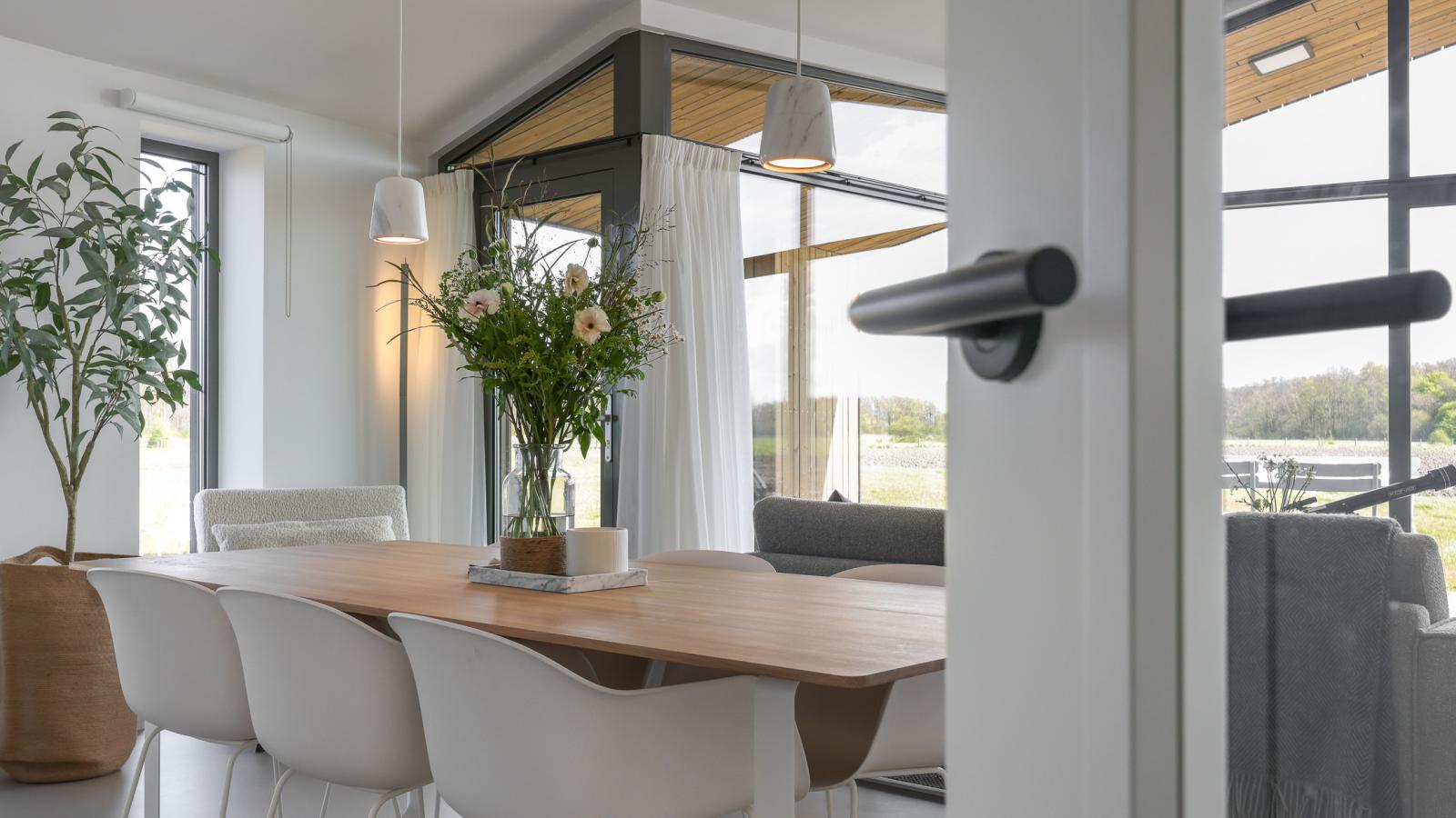 Natuurhuis Oeverzicht - Eetkamer