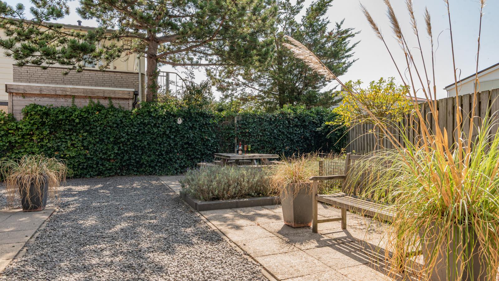 Het Oesterhuis - Tuinen zomer