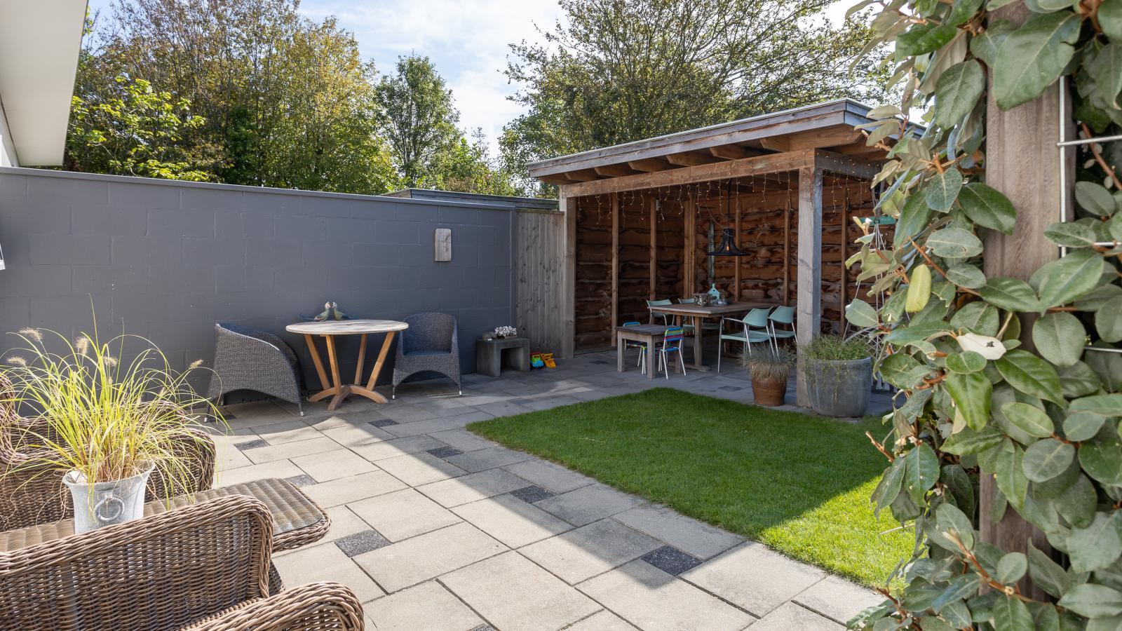 Beach House Banjaard - Tuinen zomer