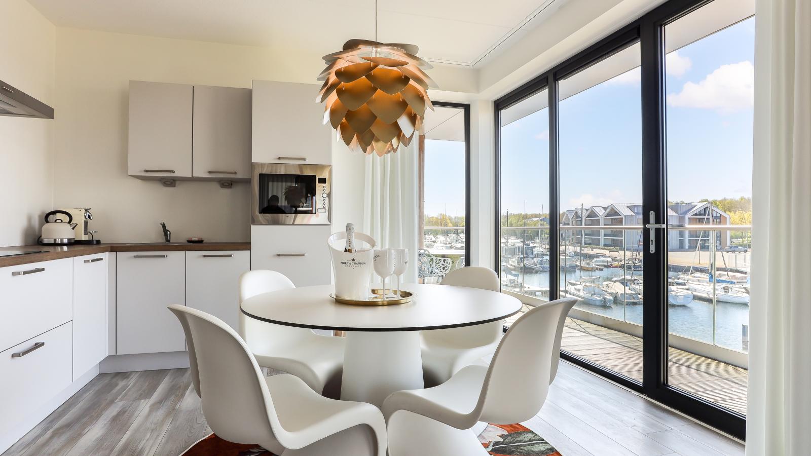 Marina Vista - Eetkamer