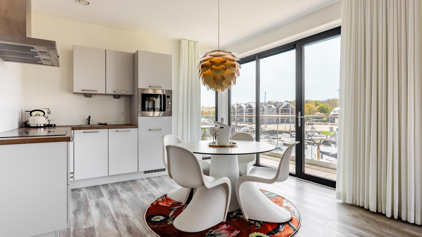 Marina Vista - Eetkamer