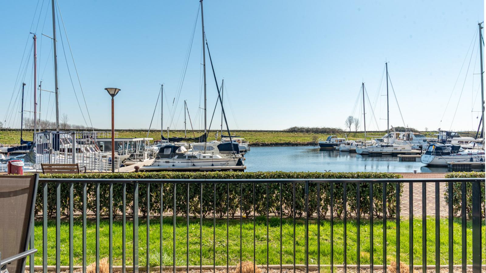 De Havenkamer - Uitzicht zomer