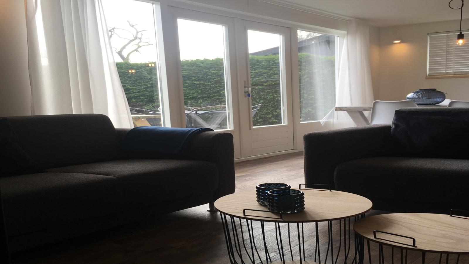 De zomerbij-Woonkamer