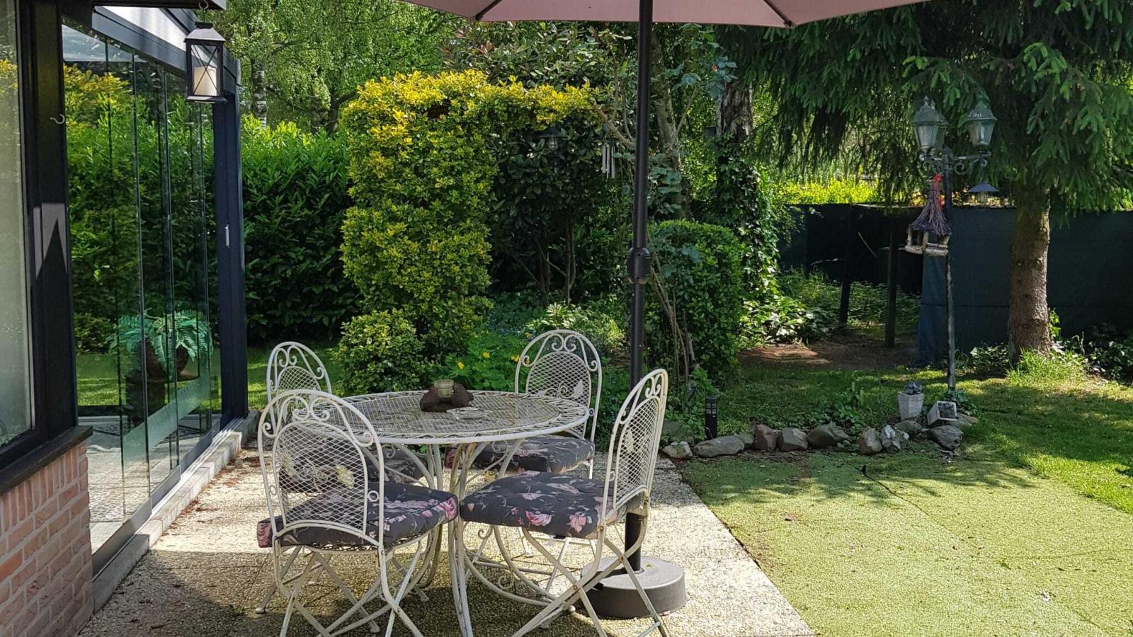 Bungalow Sonnerust-Gardens in summer