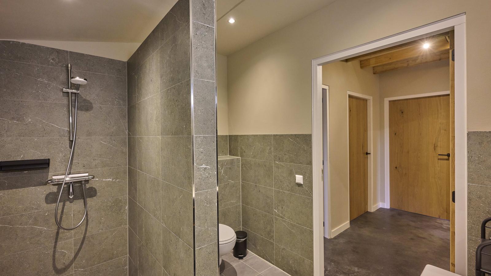 Sientjeshof 1 - Badkamer