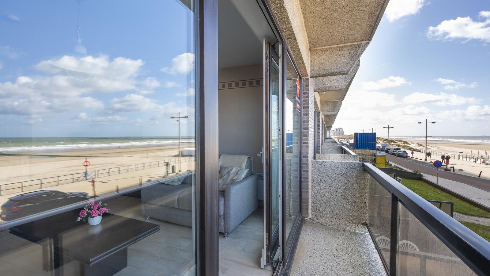 Espace II - 0102 + box 2 (Magnum)