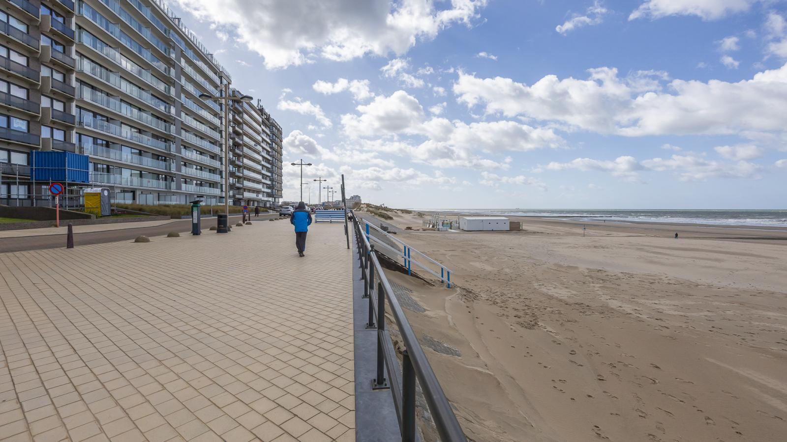 Espace II - 0102 + box 2 (Magnum) - Im Freien