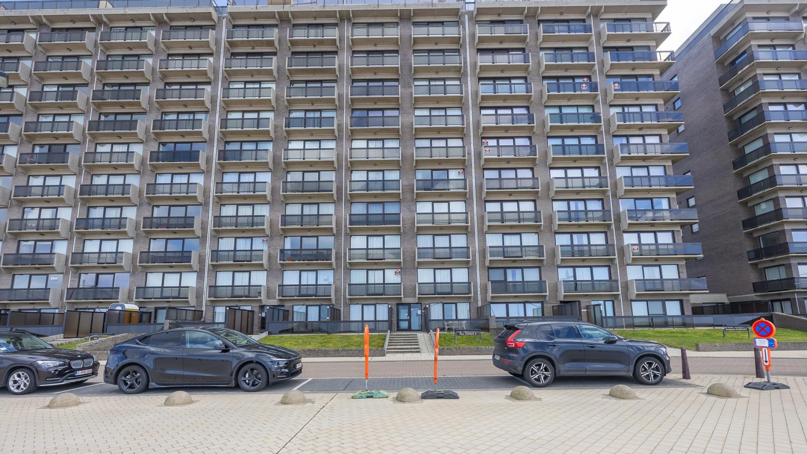 Espace II - 0102 + box 2 (Magnum) - Im Freien