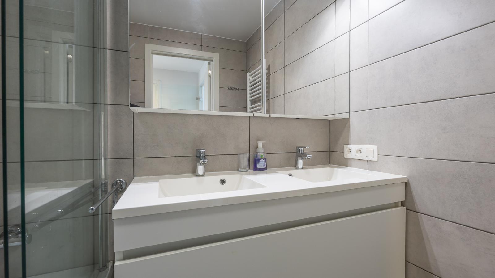 Les Amiraux - 0701 + box 2 - Badkamer