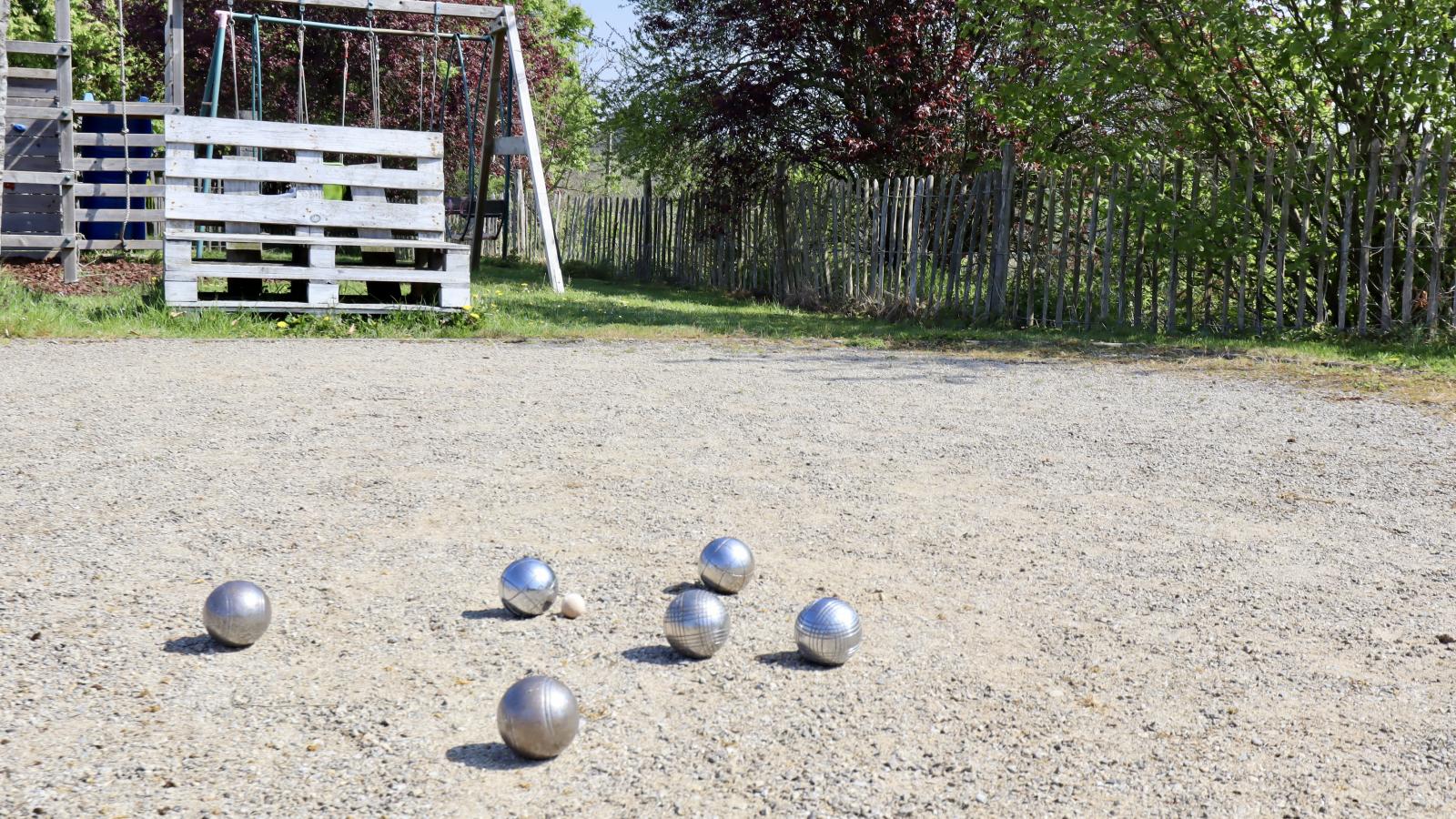 Le Grenier de Louise - Gardens in summer