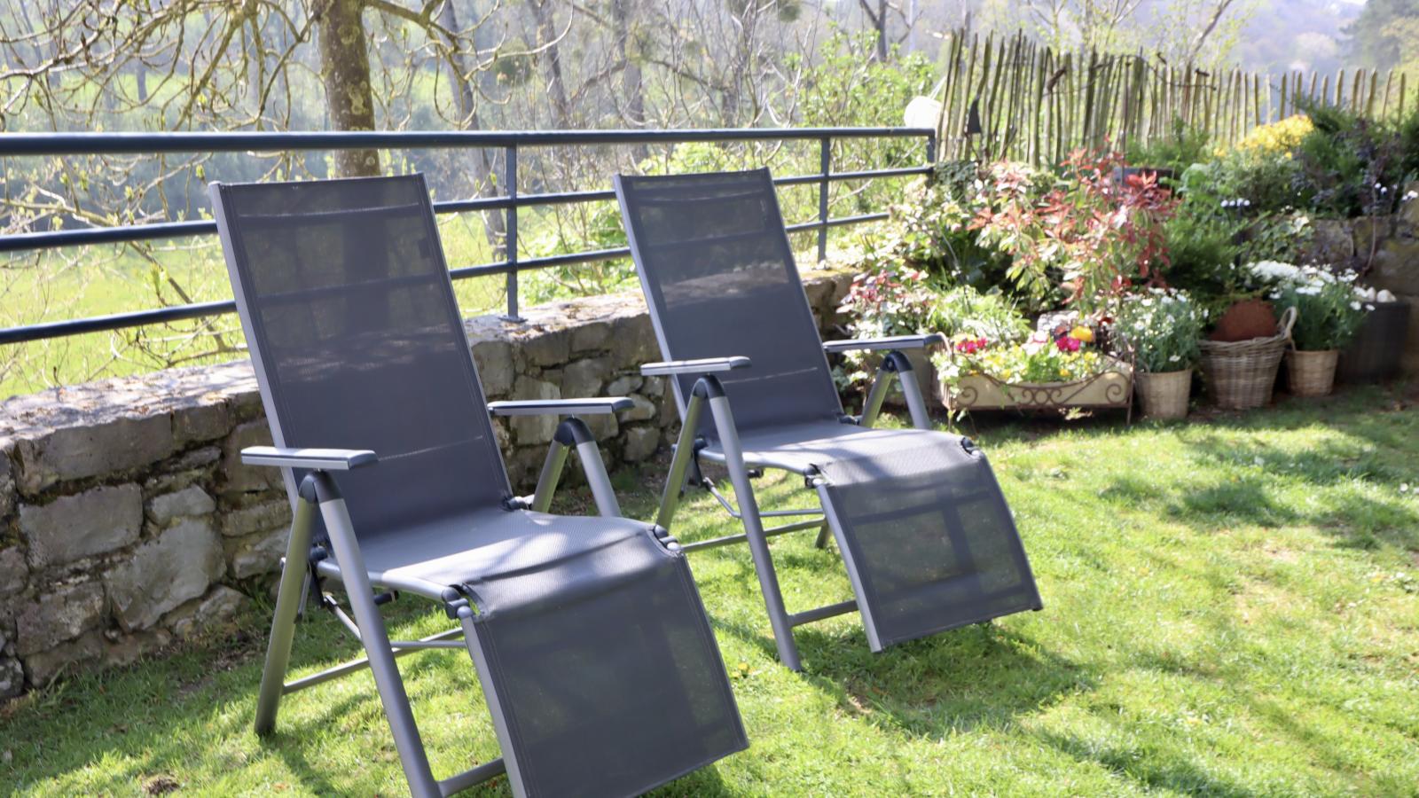 Le Grenier de Louise - Gardens in summer