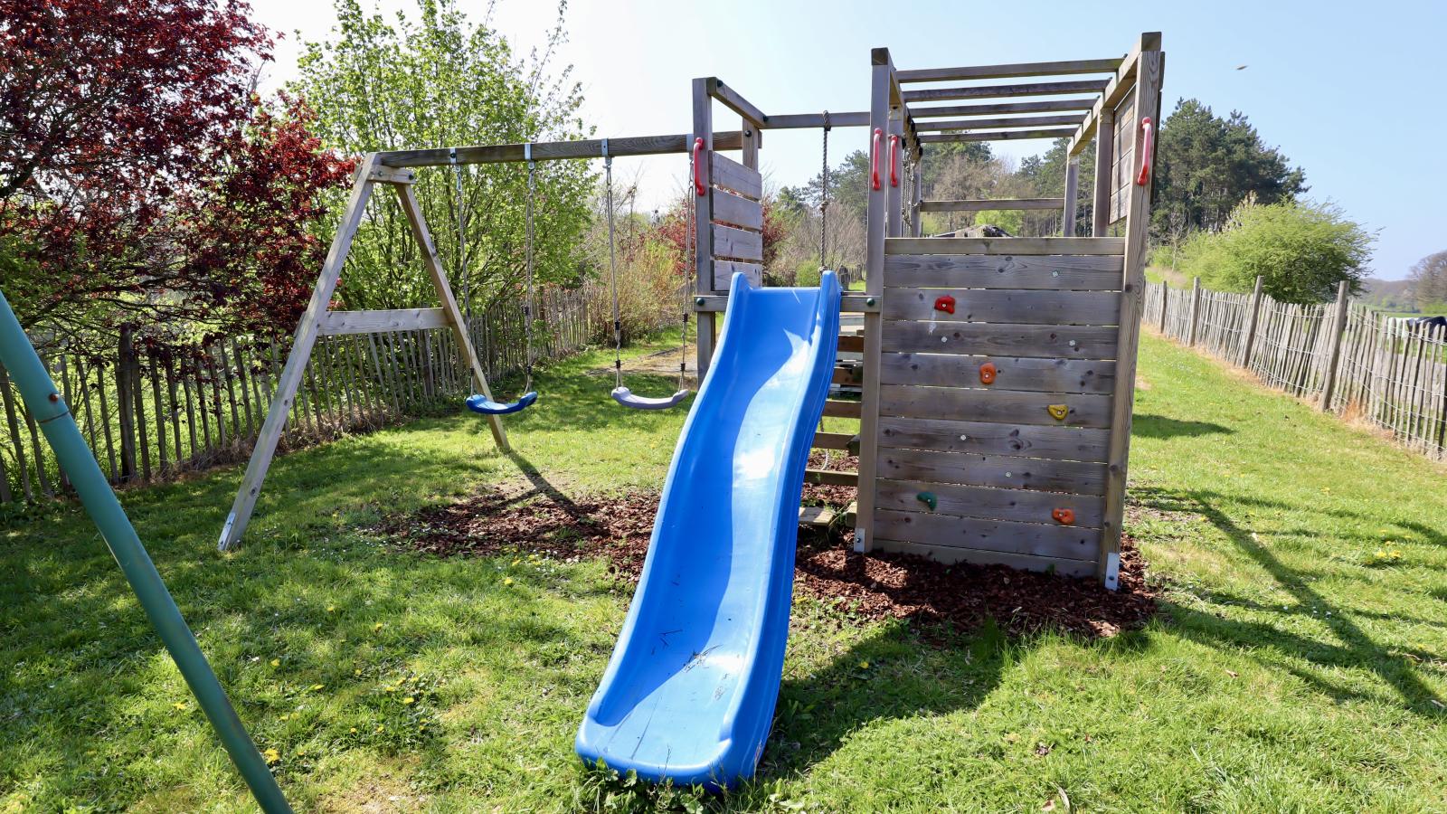 Le Grenier de Louise - Gardens in summer