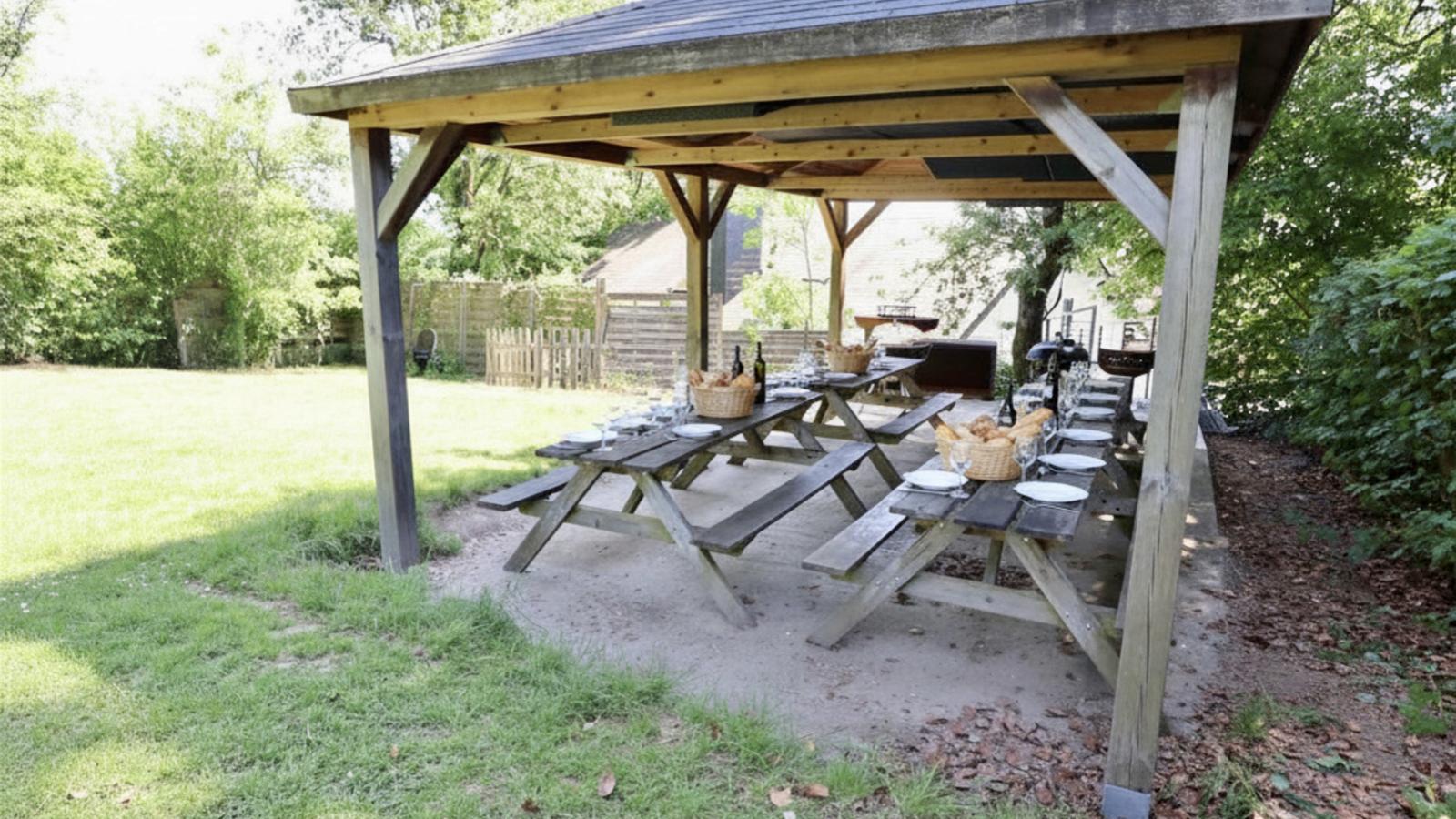 Le Noyer - Garten Sommer