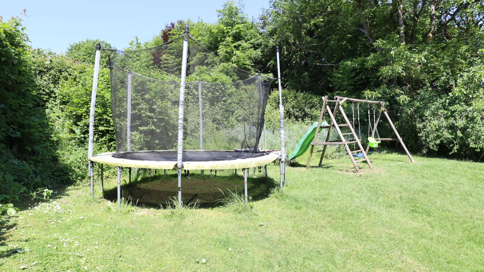 Le Noyer - Garten Sommer