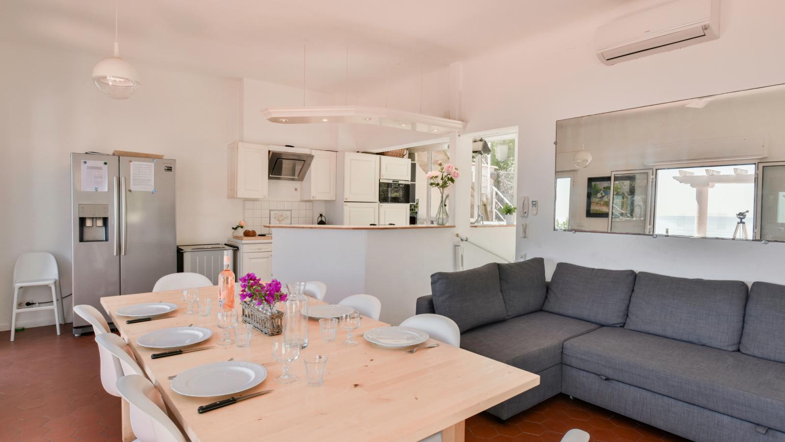 Paulette - Dining room