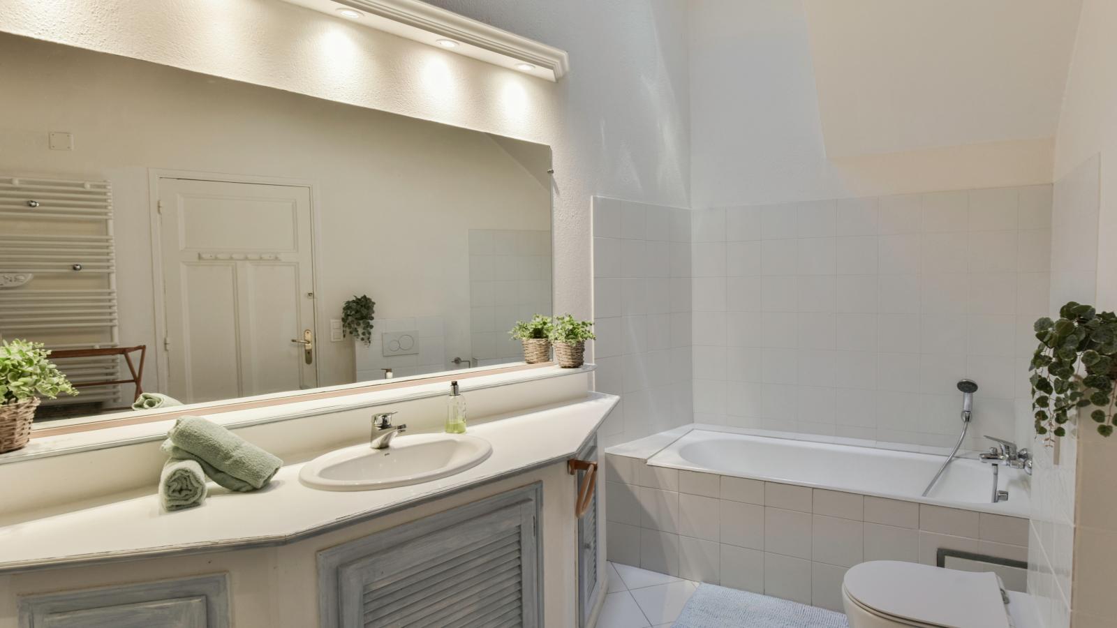 Paulette - Bathroom