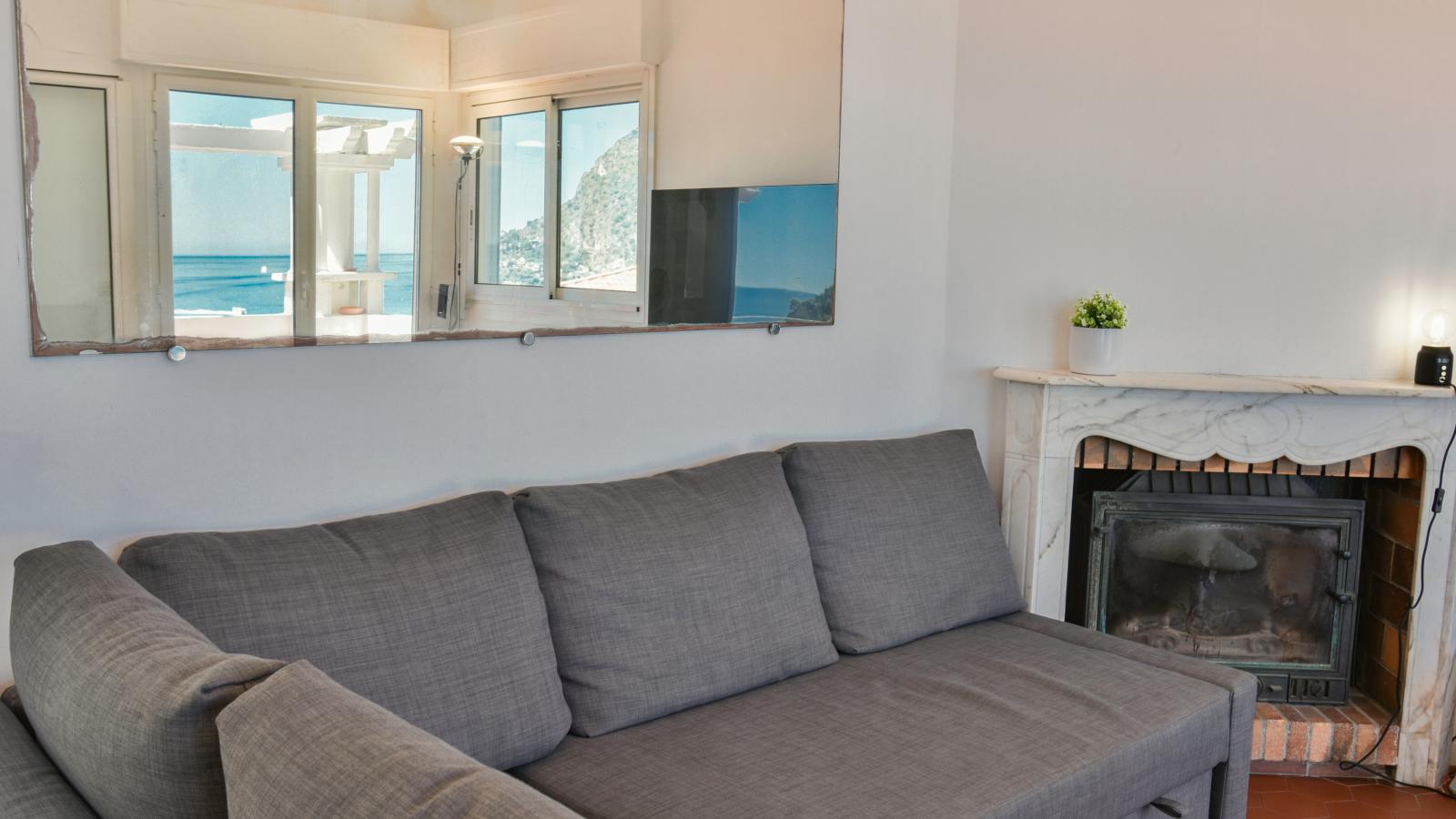 Paulette - Living room