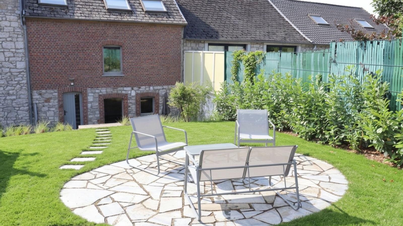 Holy Gîte 6 - Jardins en été