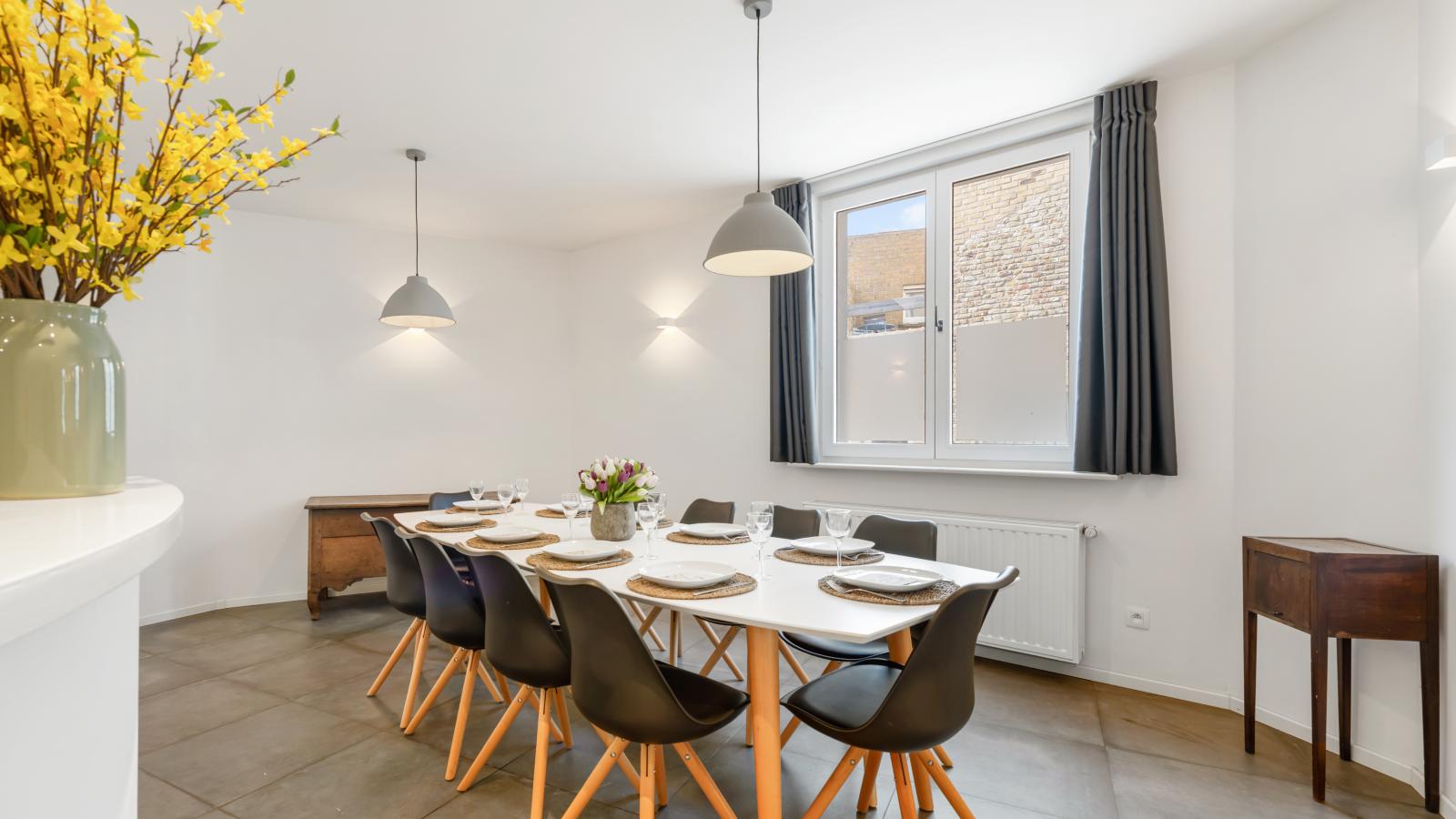 T Loftje - Dining room