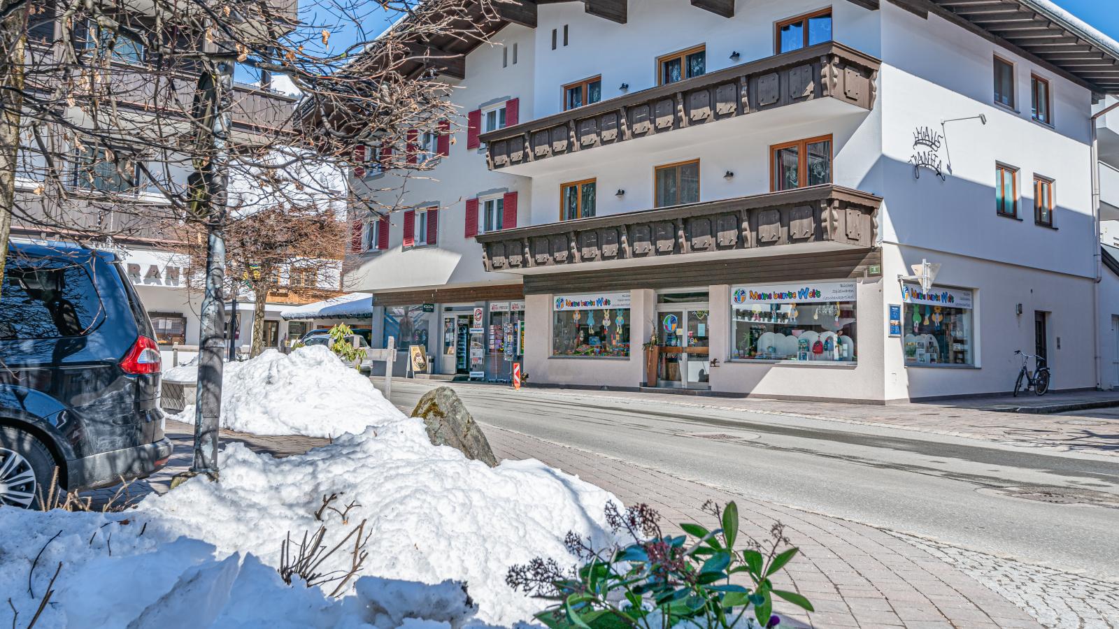 Penthouse Janita - Exterior in winter