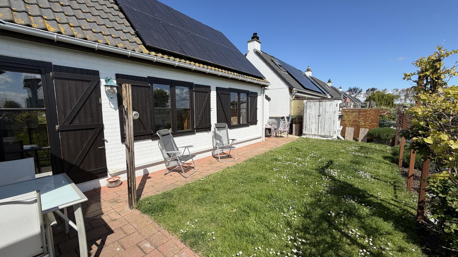 Nieuwendamme 008 - Gardens in summer