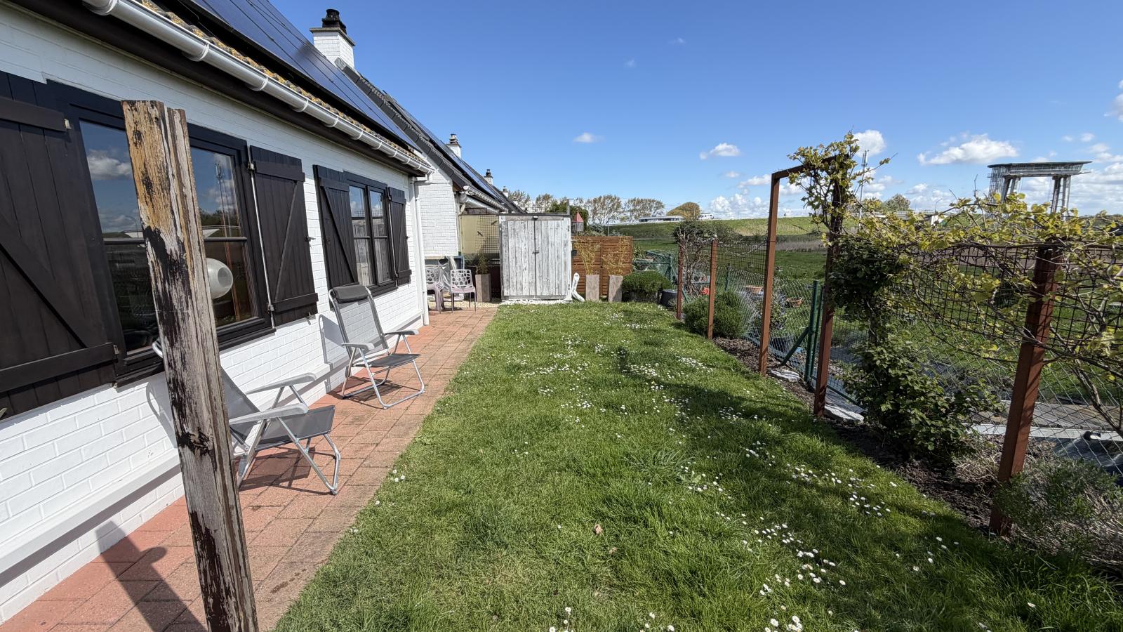 Nieuwendamme 008 - Gardens in summer