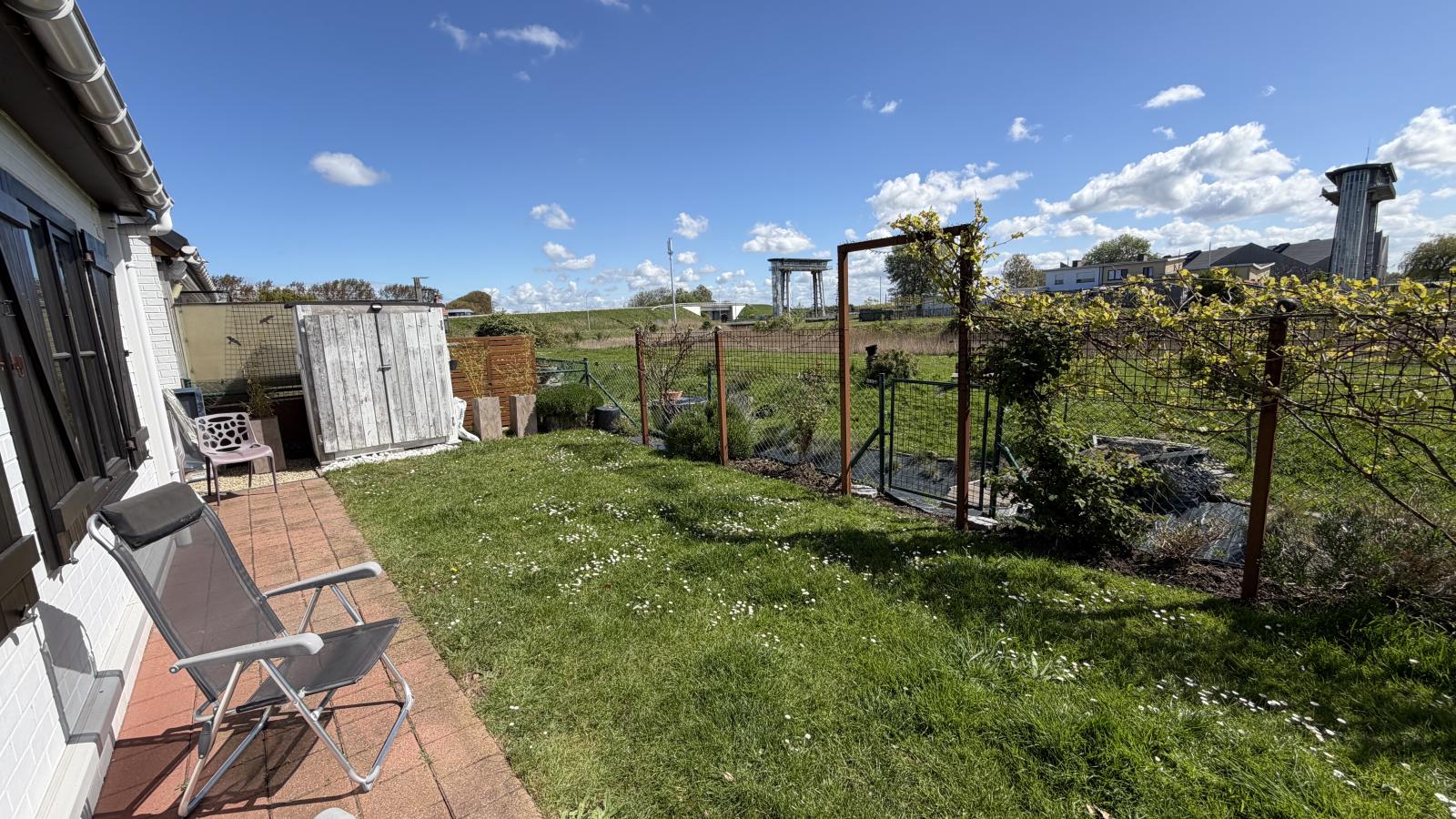 Nieuwendamme 008 - Gardens in summer