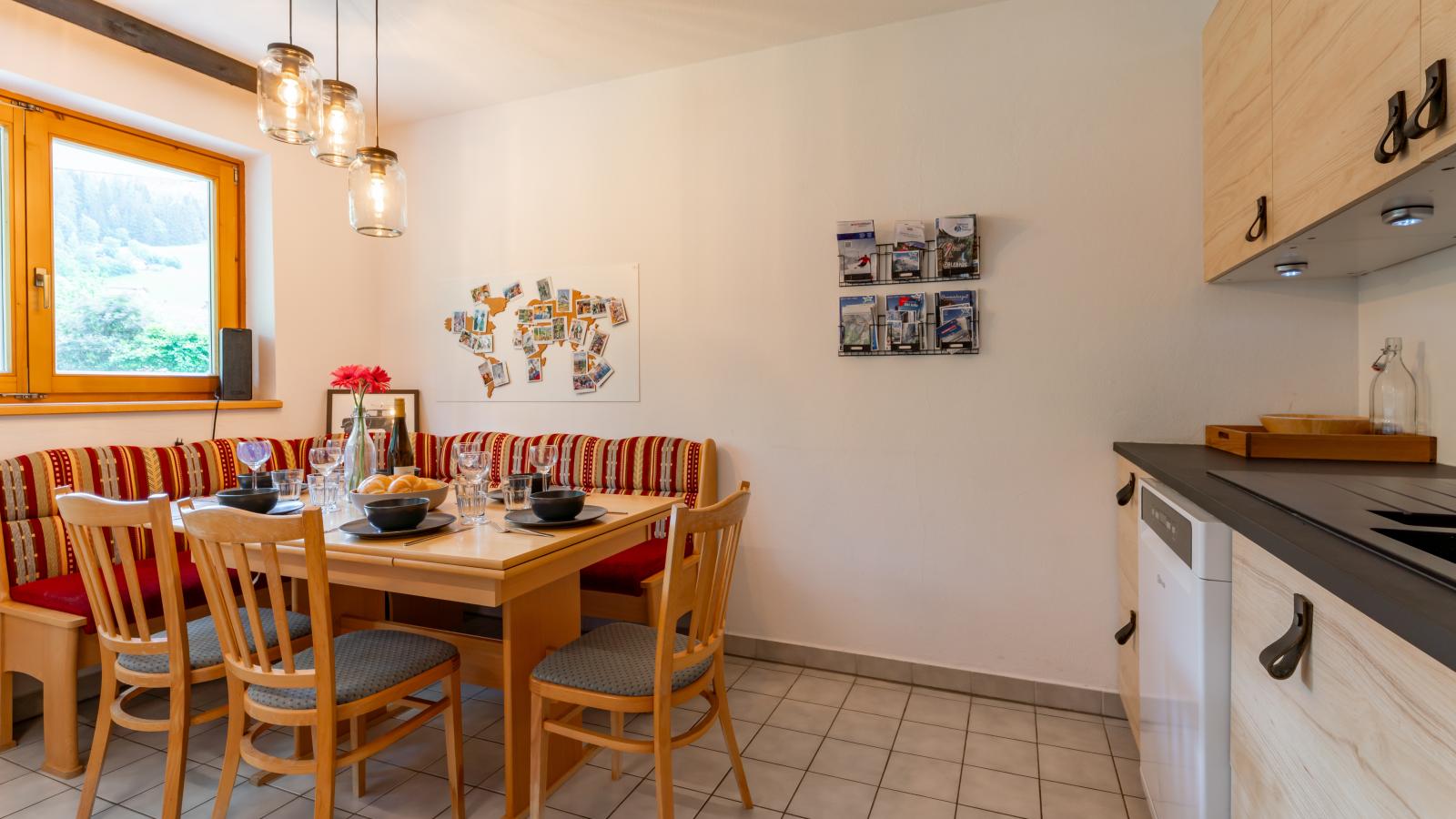 Ski and Bike - Eetkamer