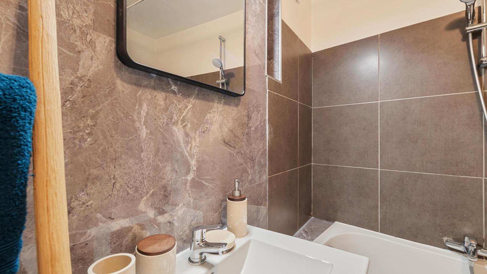 Casa Gardenia met garage - Badezimmer