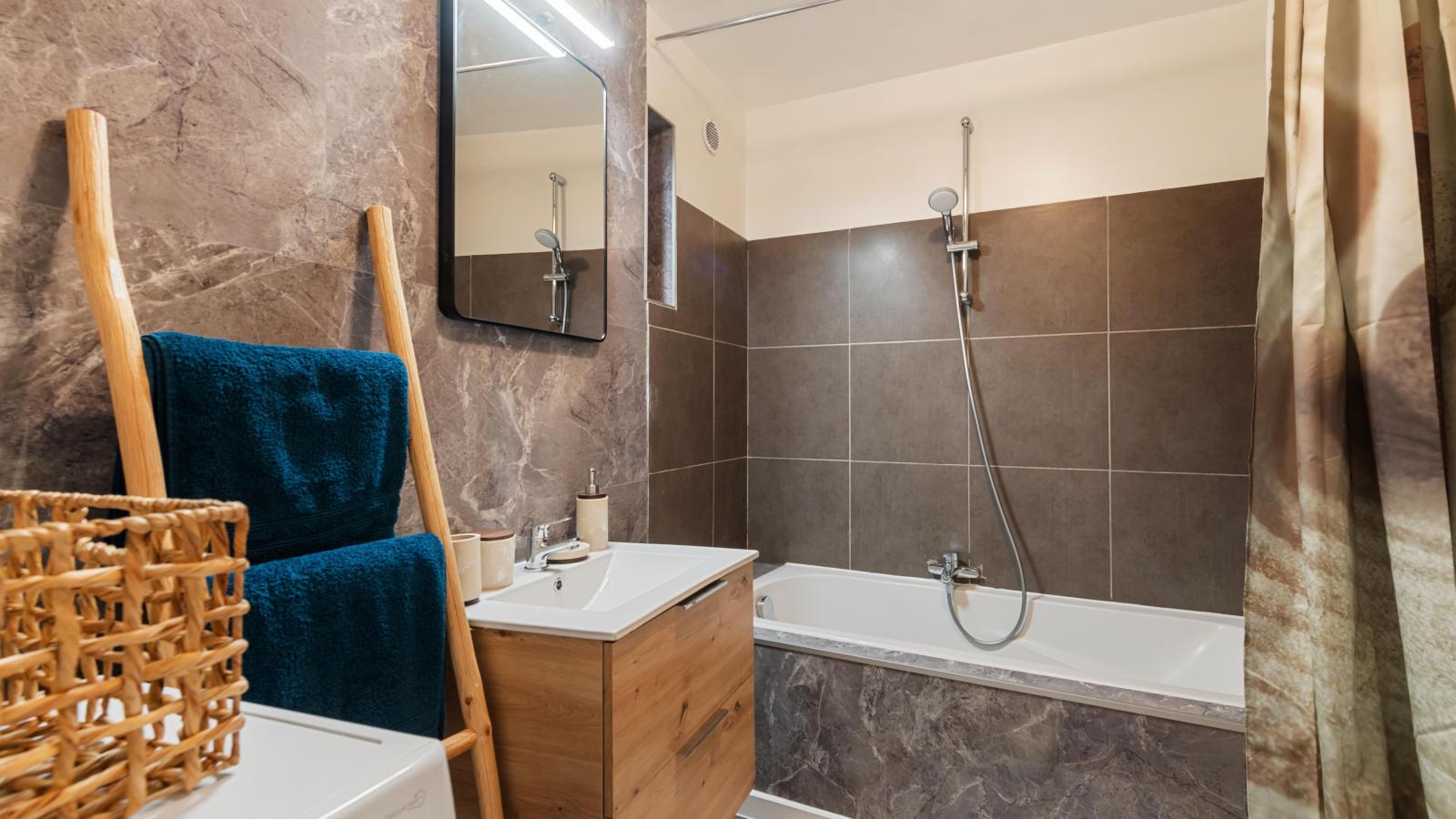 Casa Gardenia met garage - Badezimmer